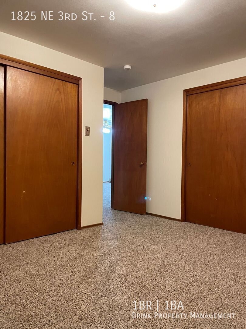 Spacious End-Unit 1 Bedroom with Private Patio & Ample Parking property image