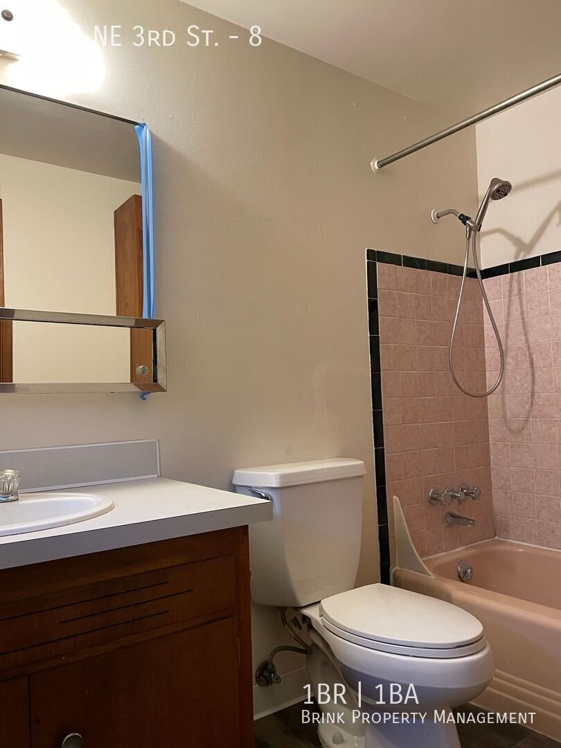 Spacious End-Unit 1 Bedroom with Private Patio & Ample Parking property image
