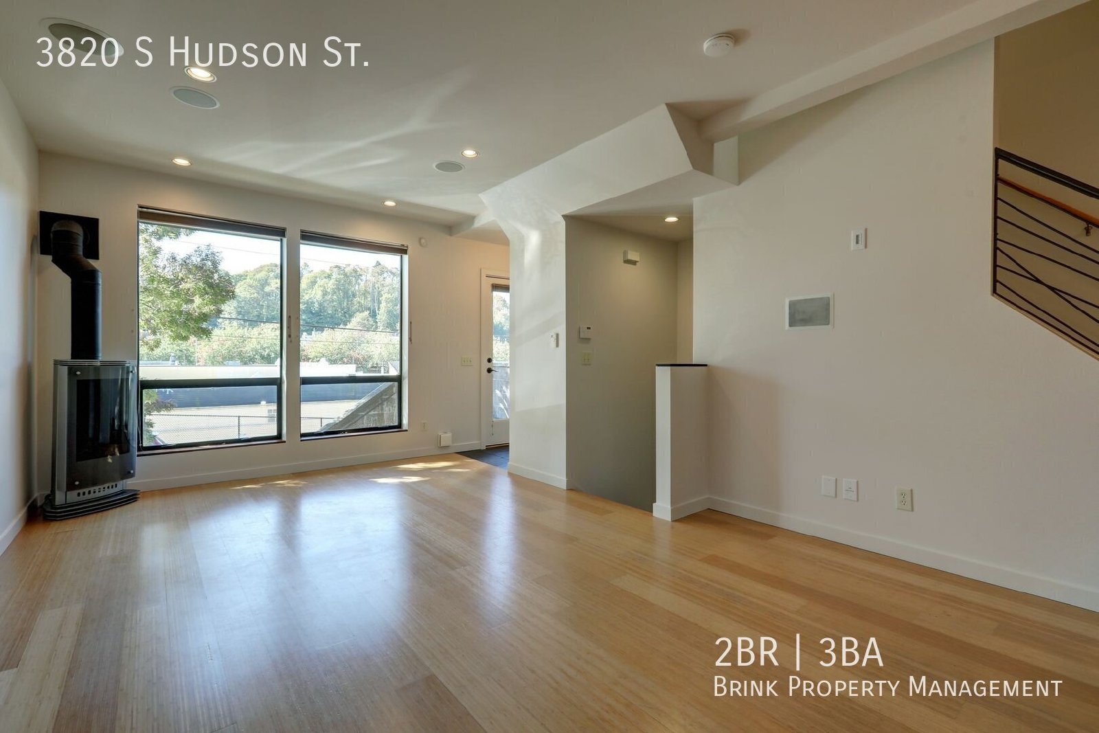 Beautifully Designed 2 Bedroom/3 Bath Columbia City Townhome with a Roof Top Deck! property image
