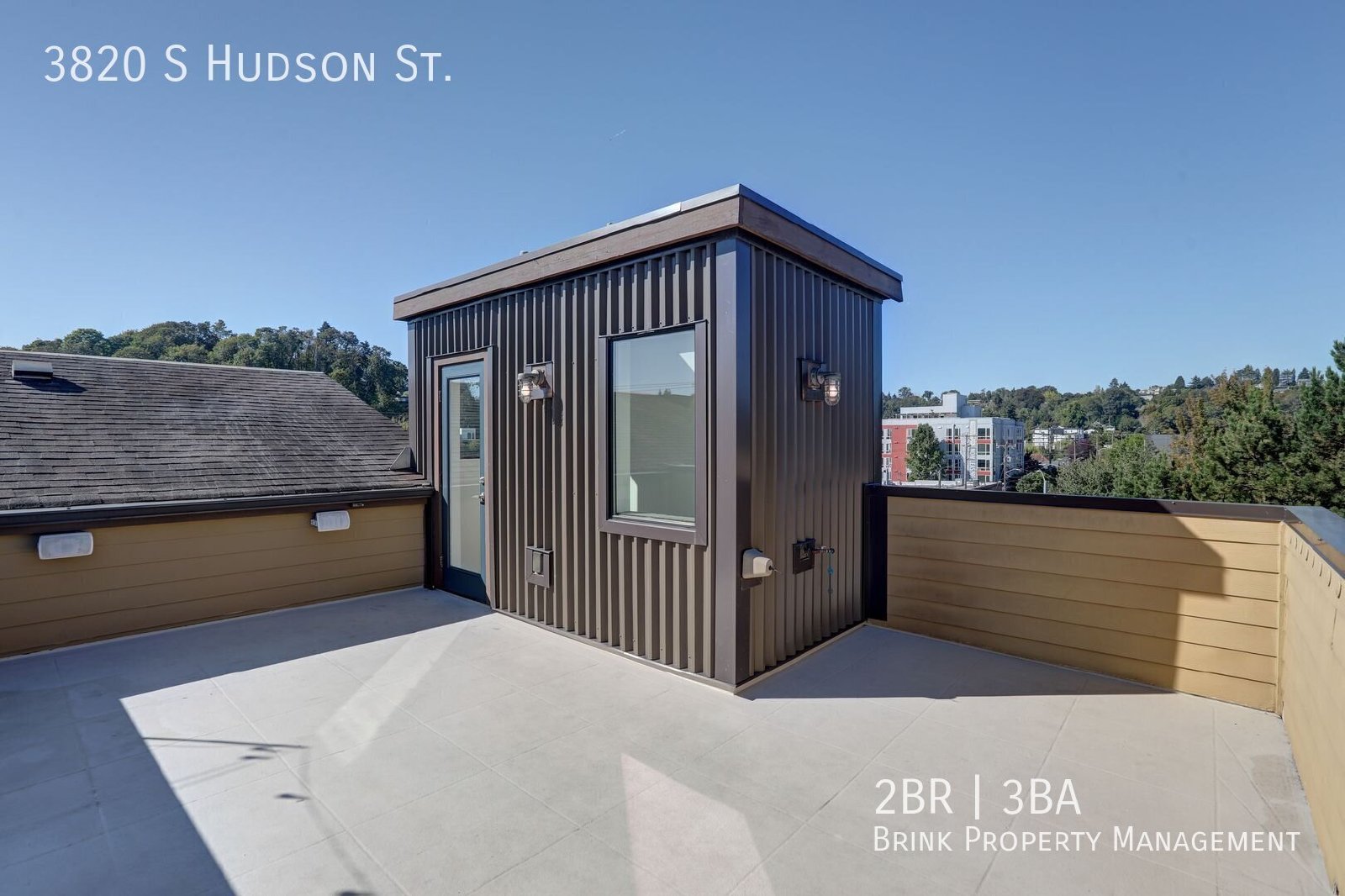 Beautifully Designed 2 Bedroom/3 Bath Columbia City Townhome with a Roof Top Deck! property image