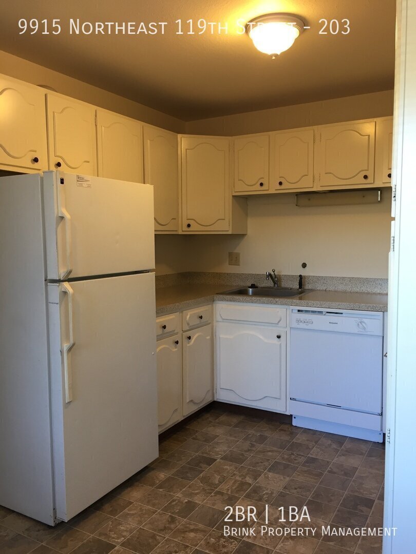Spacious 2BR 1BA Corner Unit Condo with Bright Western Exposure in Juanita property image