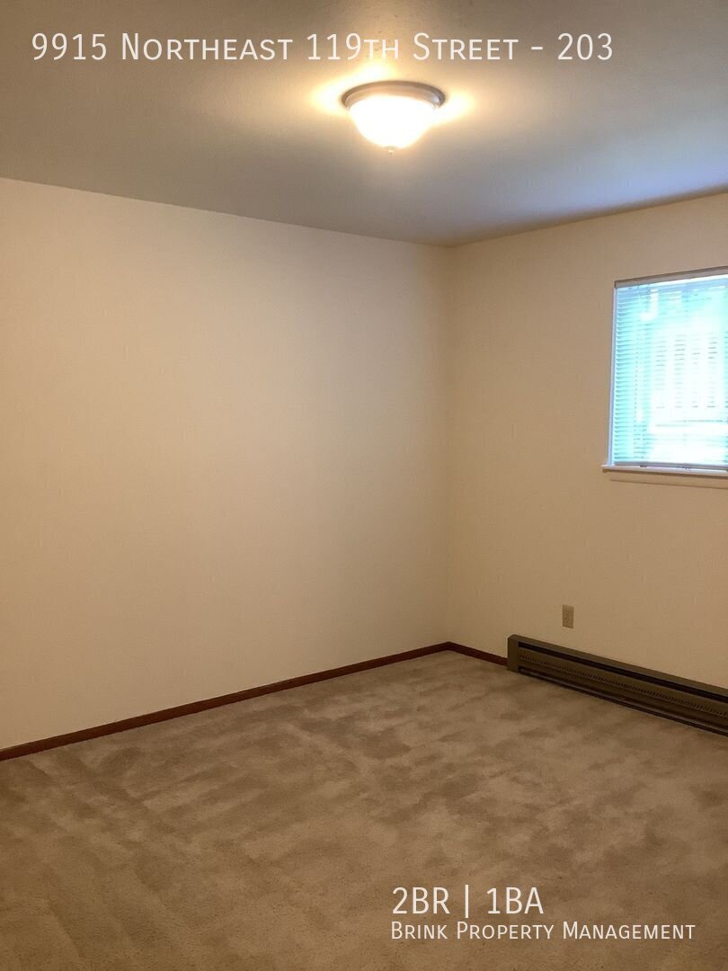 Spacious 2BR 1BA Corner Unit Condo with Bright Western Exposure in Juanita property image