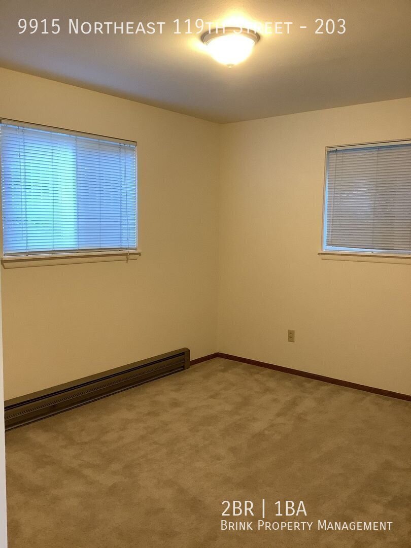 Spacious 2BR 1BA Corner Unit Condo with Bright Western Exposure in Juanita property image