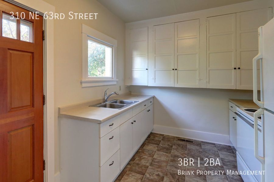 Great Location! 3 Bedroom/1.5 Bathroom House Near Green Lake! property image