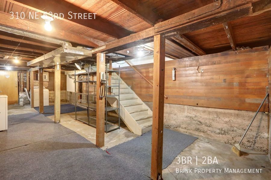 Great Location! 3 Bedroom/1.5 Bathroom House Near Green Lake! property image