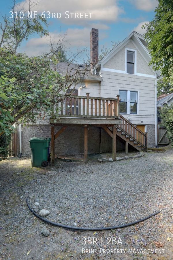 Great Location! 3 Bedroom/1.5 Bathroom House Near Green Lake! property image