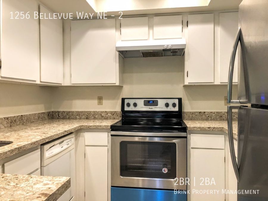 Spacious 2db, 2ba Condo Downtown Bellevue in Tranquil Setting property image