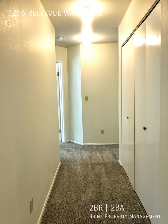 Spacious 2db, 2ba Condo Downtown Bellevue in Tranquil Setting property image