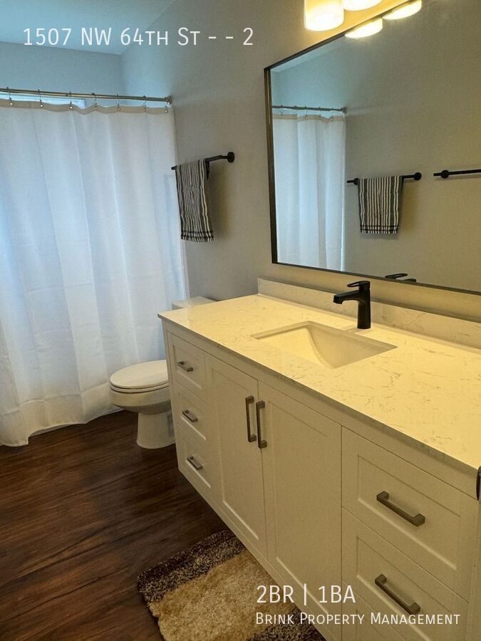 Spacious Updated 2 Bedroom in Ballard with Large Deck property image