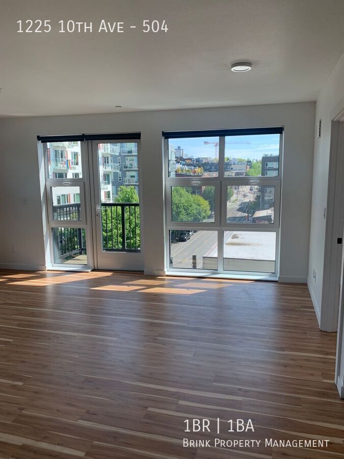 Live at The Woodworth - Classic & Cool Living in Capitol Hill property image