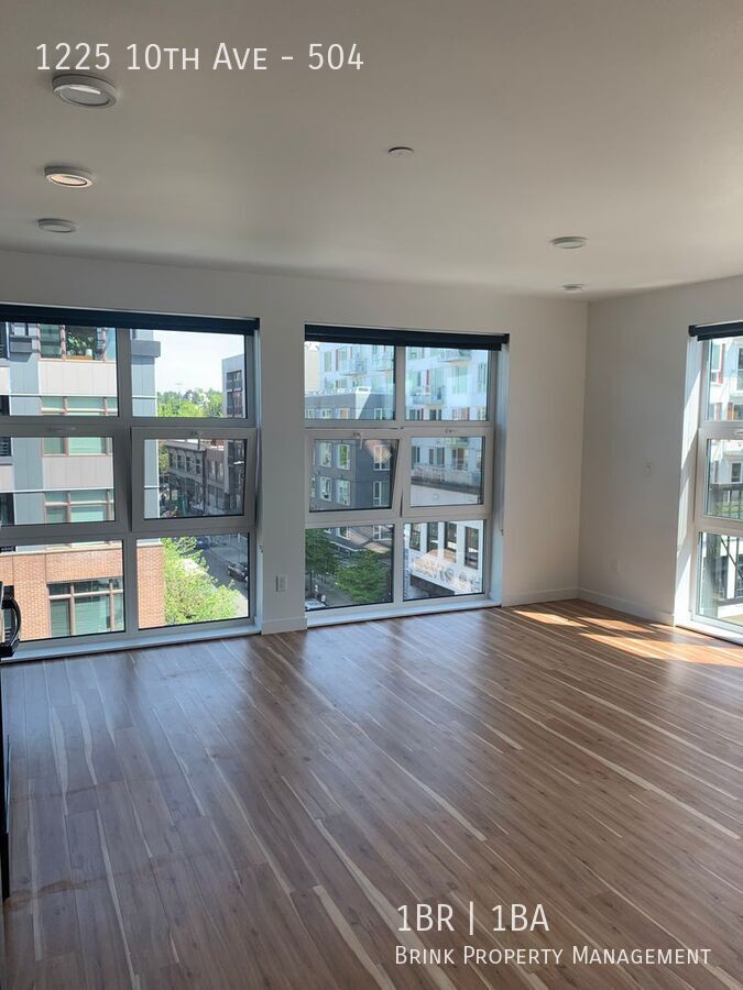 Live at The Woodworth - Classic & Cool Living in Capitol Hill property image