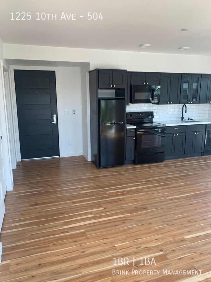 Live at The Woodworth - Classic & Cool Living in Capitol Hill property image