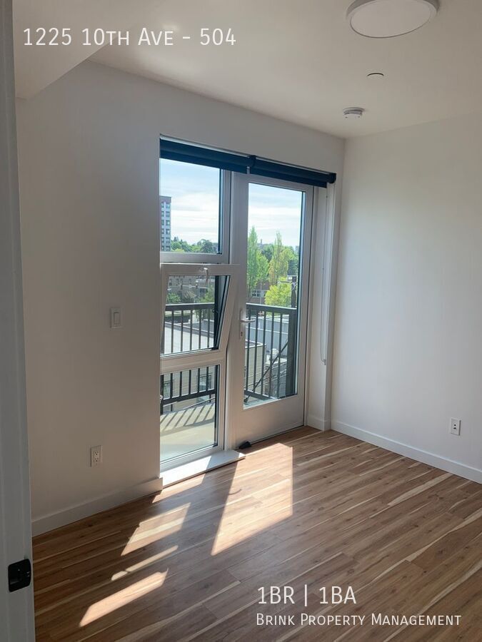 Live at The Woodworth - Classic & Cool Living in Capitol Hill property image