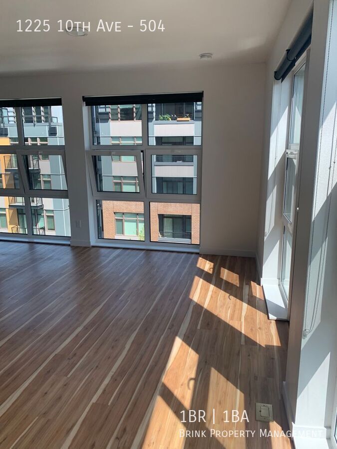 Live at The Woodworth - Classic & Cool Living in Capitol Hill property image